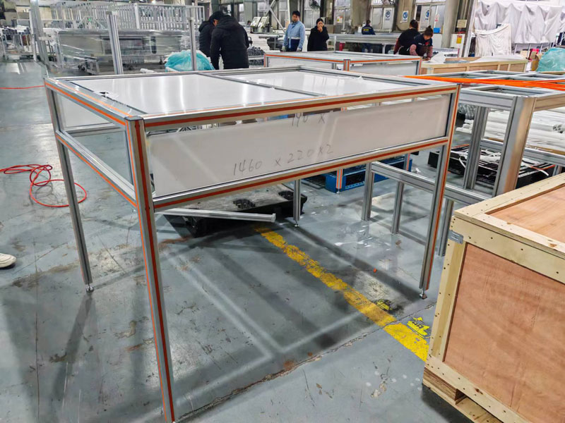 带滑动门的防尘罩